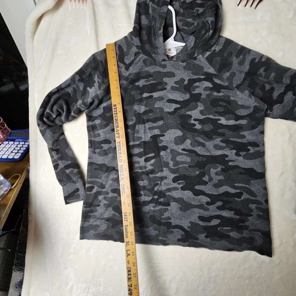 Sundry Camo Hoodie Gray medium Athletic Sweater Pullover - Picture 4 of 11